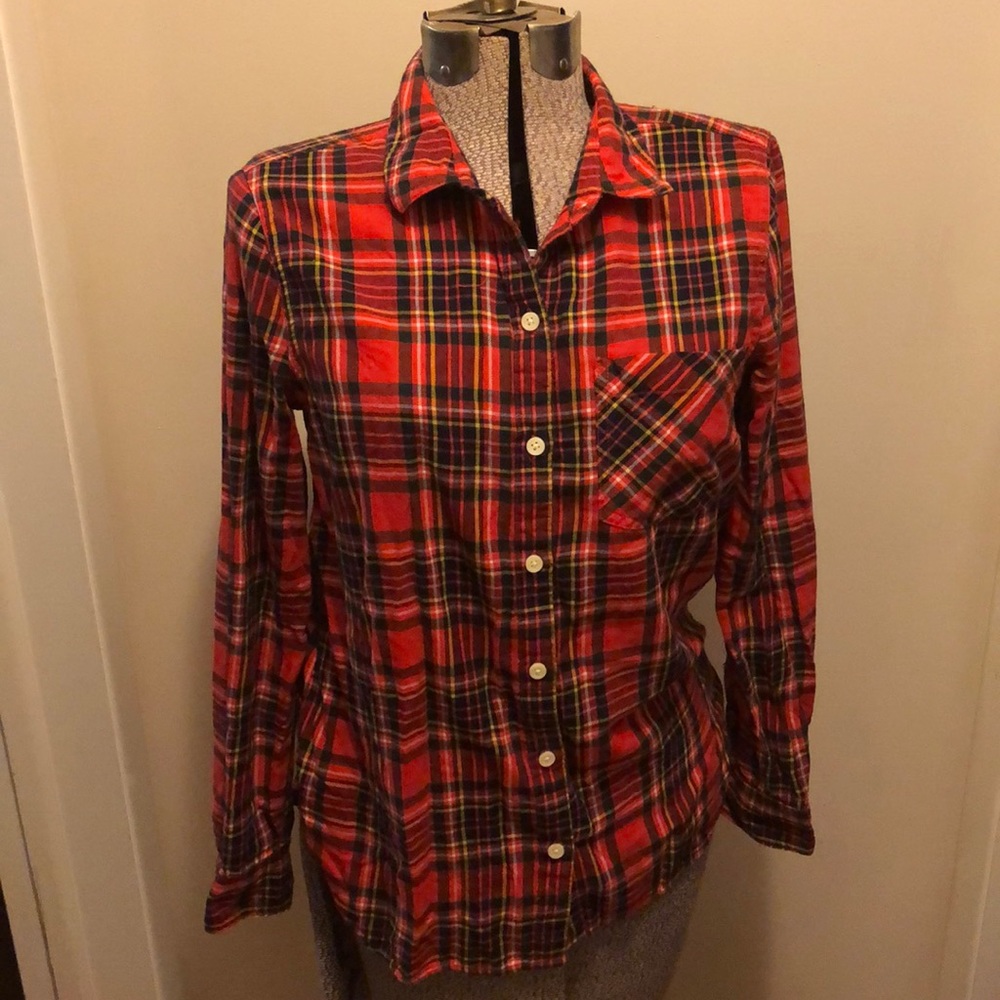 Size Medium Classic Plaid Flannel Top*